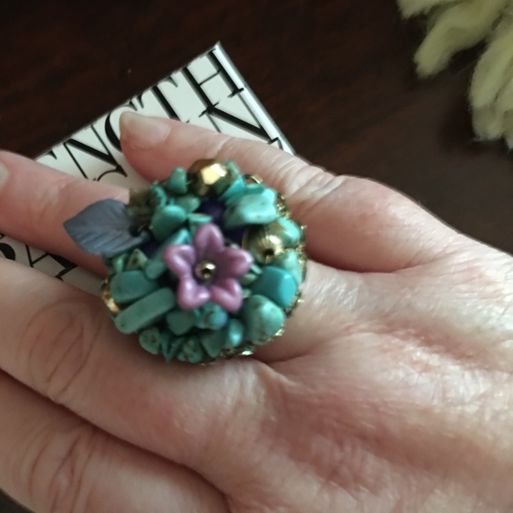 Spring is blooming - costume statement ring!